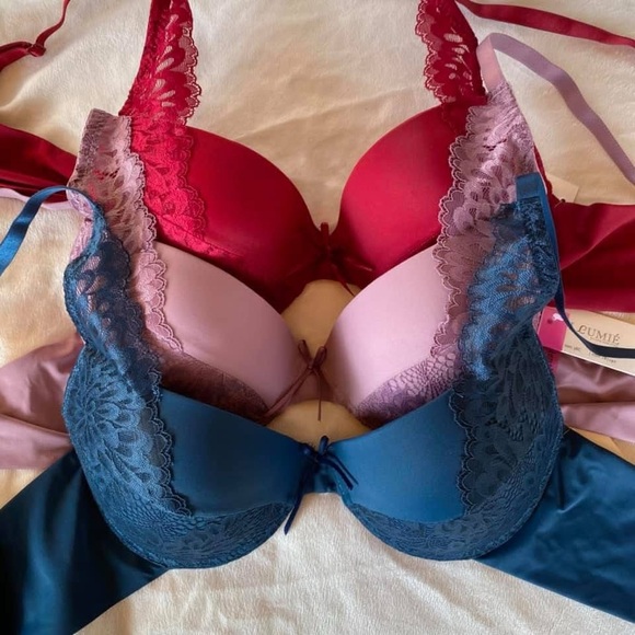 Other - SUPER COMFORTABLE Elegant Lace Trimmed Bra Set - Blue, Red, Pink
